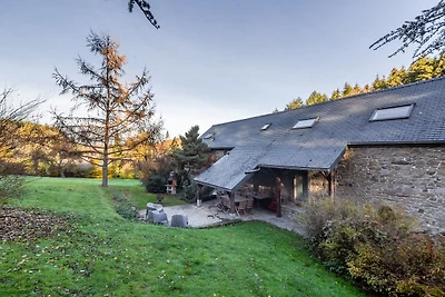 Luxuriöser Bauernhof in Waldnähe in Anhée