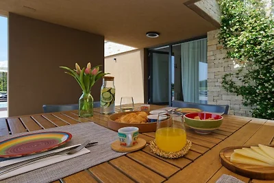 Villa in Brtonigla mit Schwimmbecken