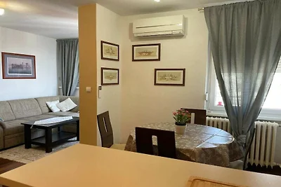 Appartement in Zagreb met balkon en...