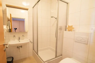 Vakantieappartement in Fügen met zwembad