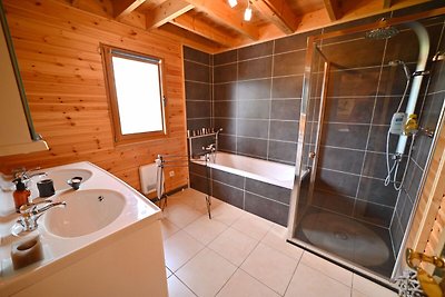 Gemütliches freistehendes Chalet mit Sauna in...