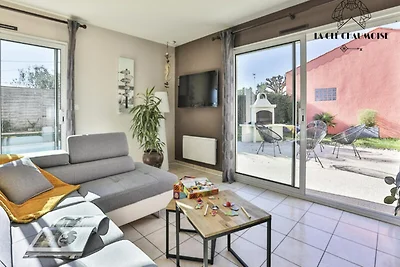 Villa in Les Sables mit Pool und Whirlpool