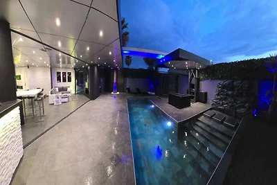 Familienvilla mit Pool in der Nähe von...