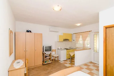 Apartments Skurla - Studio Apartment with Ter...
