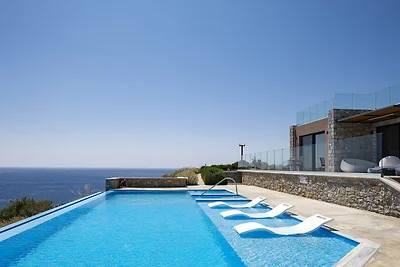 Seafront luxury villa,infinity pool & devine...