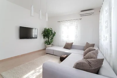 Apartment Marcela - Deluxe Two Bedroom Apartm...