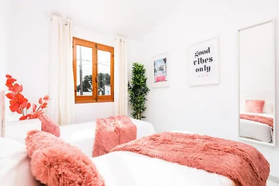 Wohnung in Cala Blanca mit Blick auf den Pool