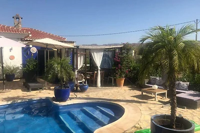 Ruhig gelegene Villa mit privatem Pool in...