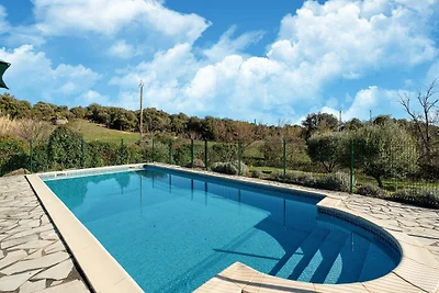 Ruhiges Ferienhaus mit privatem Pool