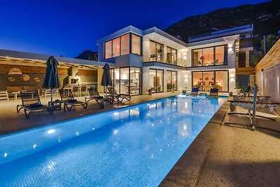 Villa in Kalkan mit Wifi und Parken