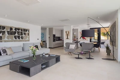 Breathtaking Villa Vis Five Bedroom Villa wit...
