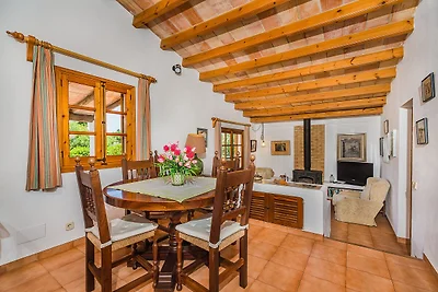 Abgelegene Landvilla mit Pool