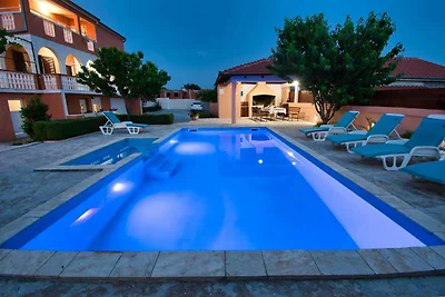Ferienhaus mit Pool in Visocane
