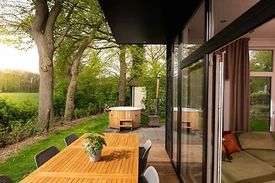 Premium-Lodge mit Whirlpool und Sauna für 5...