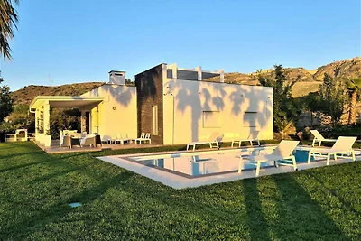 Casa vacanze a Leonforte con giardino