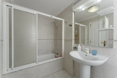 Apartment mit Blick auf den beheizten Pool