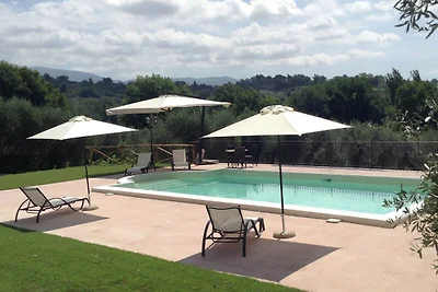 Tranquilla casa vacanze a Selci con piscina