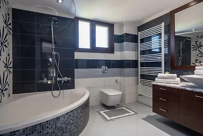 Diamond Villa mit Swimmingpool