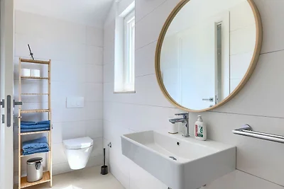 Casa moderna con piscina vicino alla spiaggia
