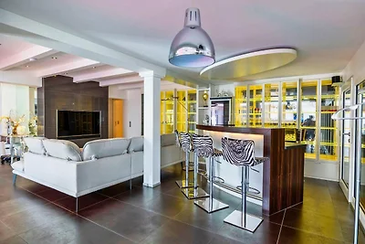 Ferienwohnung mit Bar, Freizeitraum in...