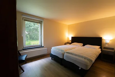 Ferienhaus am Waldrand und am Fluss Maas.