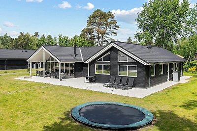 18 Personen Ferienhaus in Væggerløse