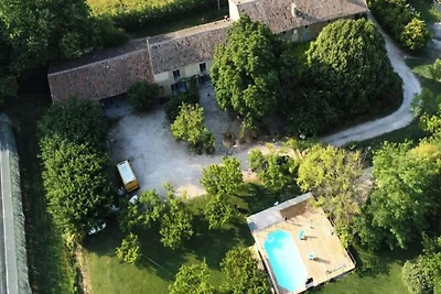 Bauernhaus in der Provence mit Pool