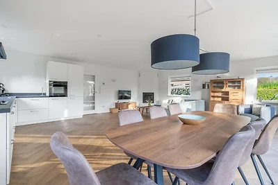 Modern eingerichtetes Ferienhaus für 6...