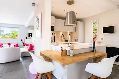 Villa in Golfe-Juan mit Pool und ruhiger Lage