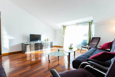 Classic Two Bedroom Apartment with Terrace (o...
