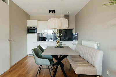 Moderno appartamento a Den Haag con balcone