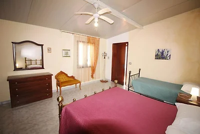 Villa spaziosa con ampia veranda