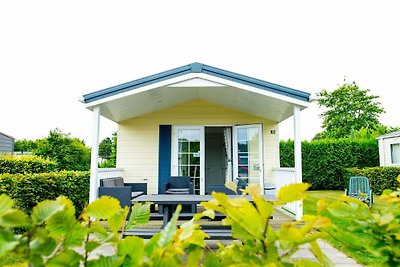 Chalet met veranda bij Drunense Duinen