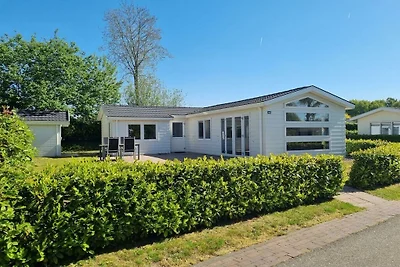Vakantiehuis in Halfweg met terras