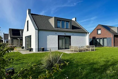 Villa in der Nähe von Stränden und Golfplatz