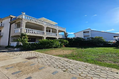 Gemütliche Wohnung direkt am Meer in Tribunj