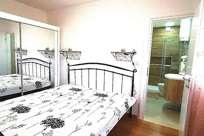 Three Bedroom Apartment with Sea View and Poo...