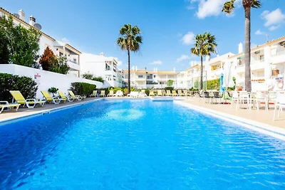 Villa in Albufeira mit Pool und Meerblick