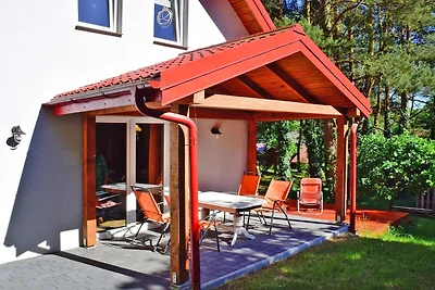 Komfortables Ferienhaus mit Garten, 3...