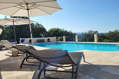 Villa Christine mit Pool und Aussicht
