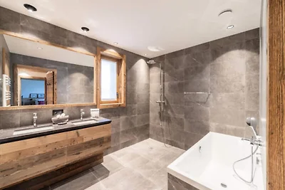 Chalet in Courchevel mit Spa & nahe Skiliften