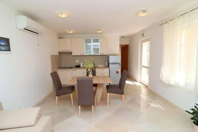 Apartments Seafront Silence - One Bedroom Apa...