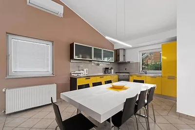 Villa in Vintijan mit privatem Pool