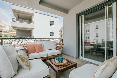Spacious Luxury Trogir Apartments - Classic T...