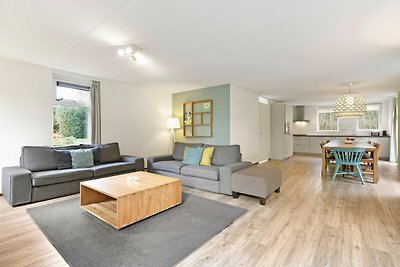 Huis met sauna op een borijk vakantiepark