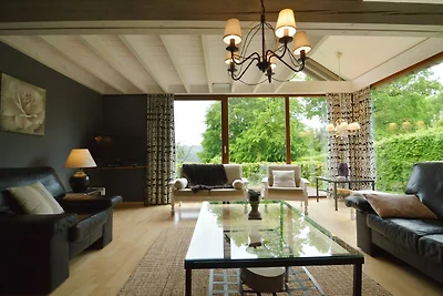 Charmant chalet in de natuurlijke omgeving va...