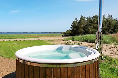 Spacieuse maison d'été avec sauna
