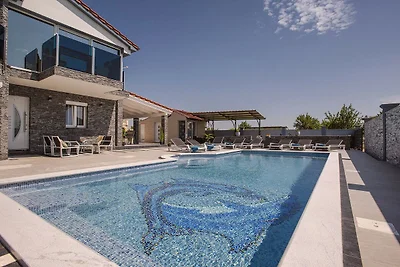 Villa in Fažana nahe Strand mit Pool