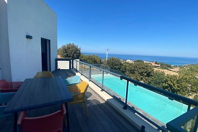 Schöne Villa mit Pool und Meerblick in...