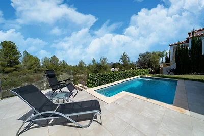 Appartamento con vista libera e piscina...